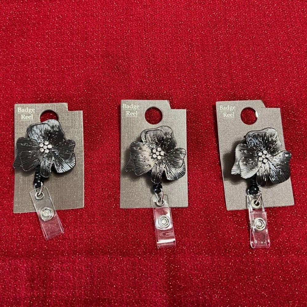 Badge reels
